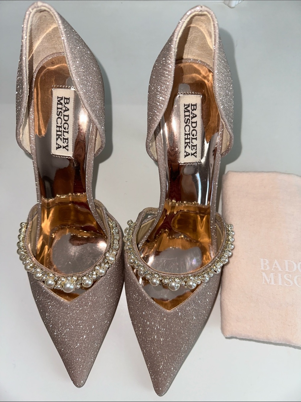 New Badgley Mischka Rose Gold Pointed Toe Pearl-Embellished Heels. Size 8/5.